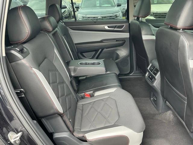 Used 2024 Volkswagen Atlas Peak Edition SE AWD/4WD image 23