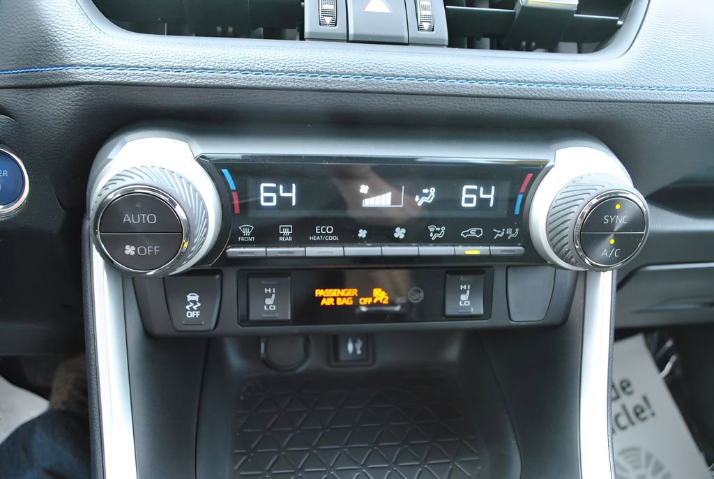Used 2019 Toyota RAV4 XSE AWD/4WD image 11