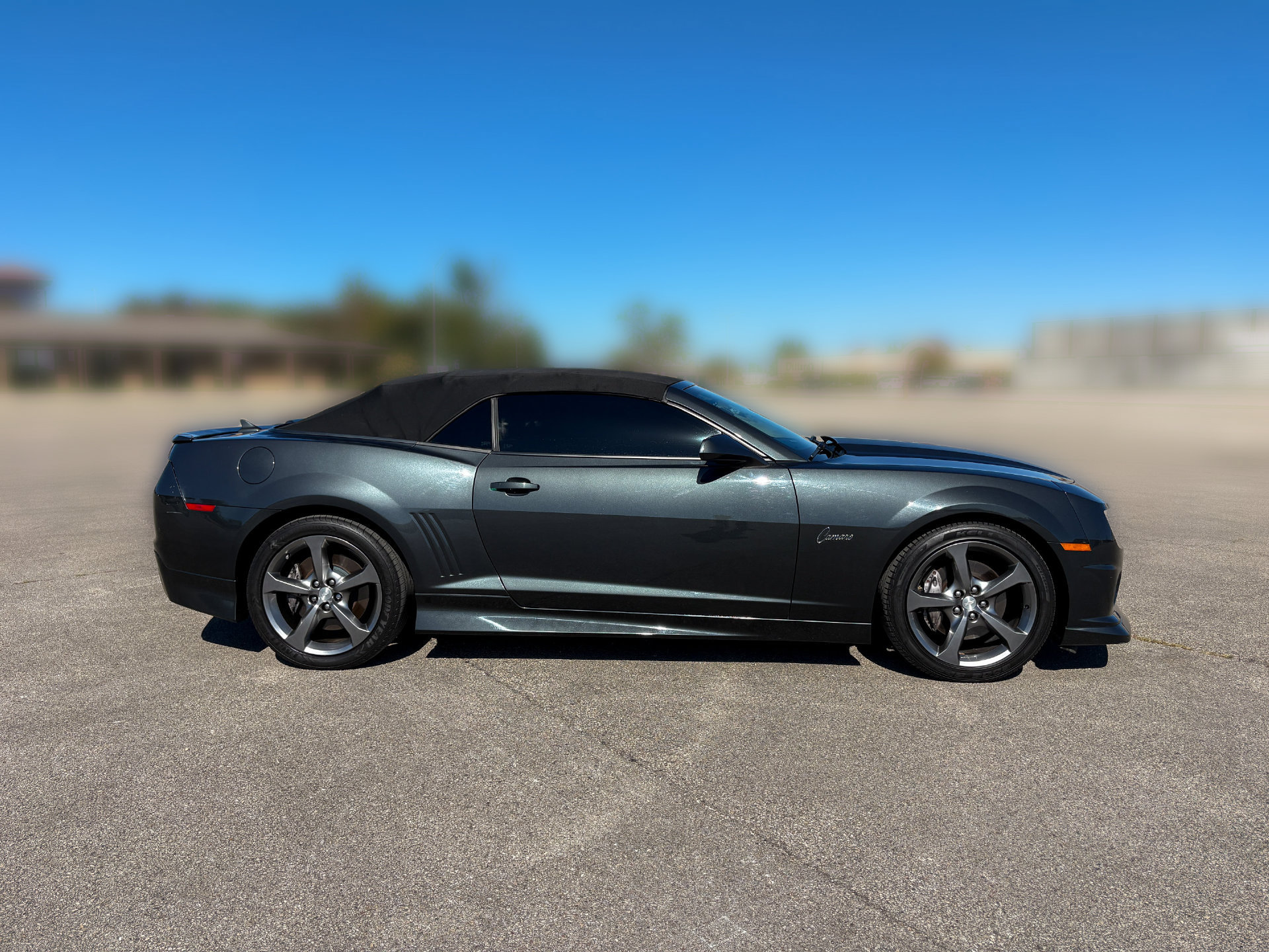 Used 2013 Chevrolet Camaro SS RWD image 9