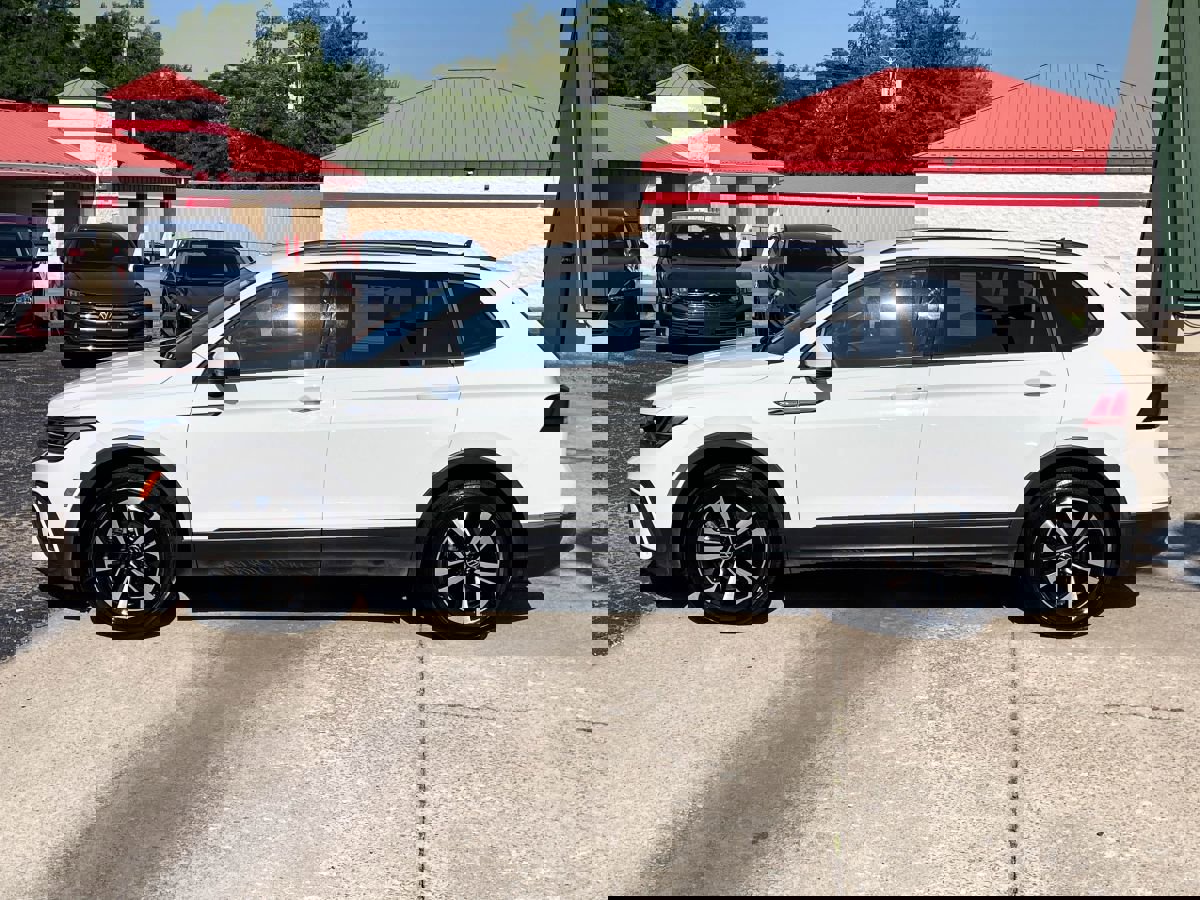Used 2024 Volkswagen Tiguan S image 3