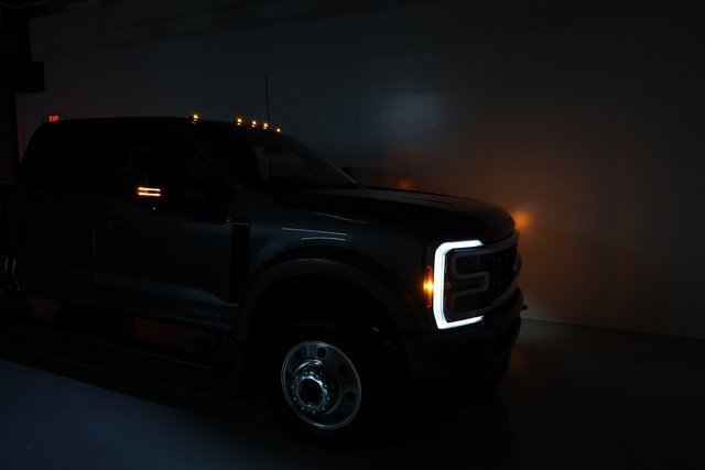 Used 2025 Ford F450 Platinum w/ FX4 Off-Road Package image 83