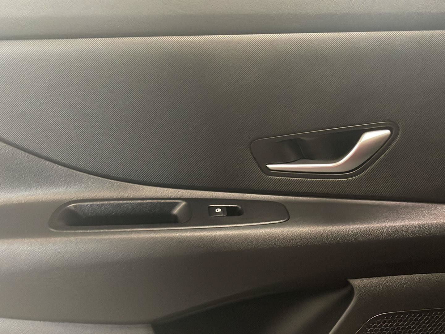 Certified 2023 Hyundai Elantra SEL FWD image 17