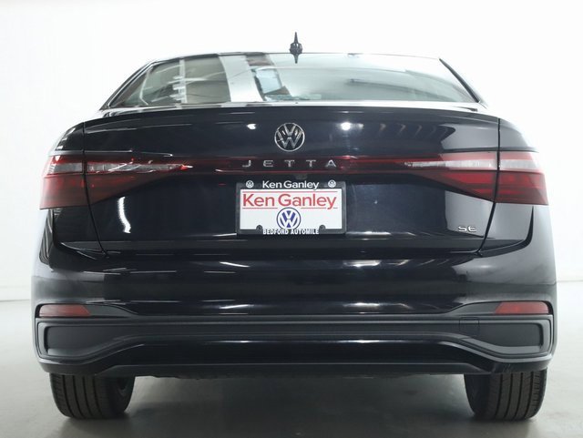 Used 2025 Volkswagen Jetta SE w/ Sunroof Package image 41