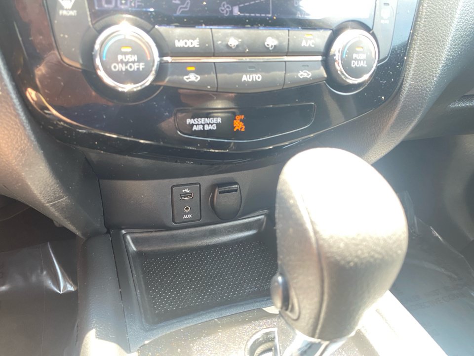 Used 2016 Nissan Rogue SV w/ SV Premium Package FWD image 20