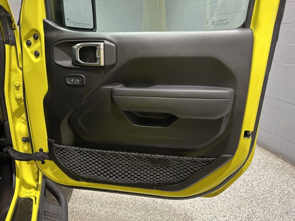 Used 2023 Jeep Gladiator Willys image 16