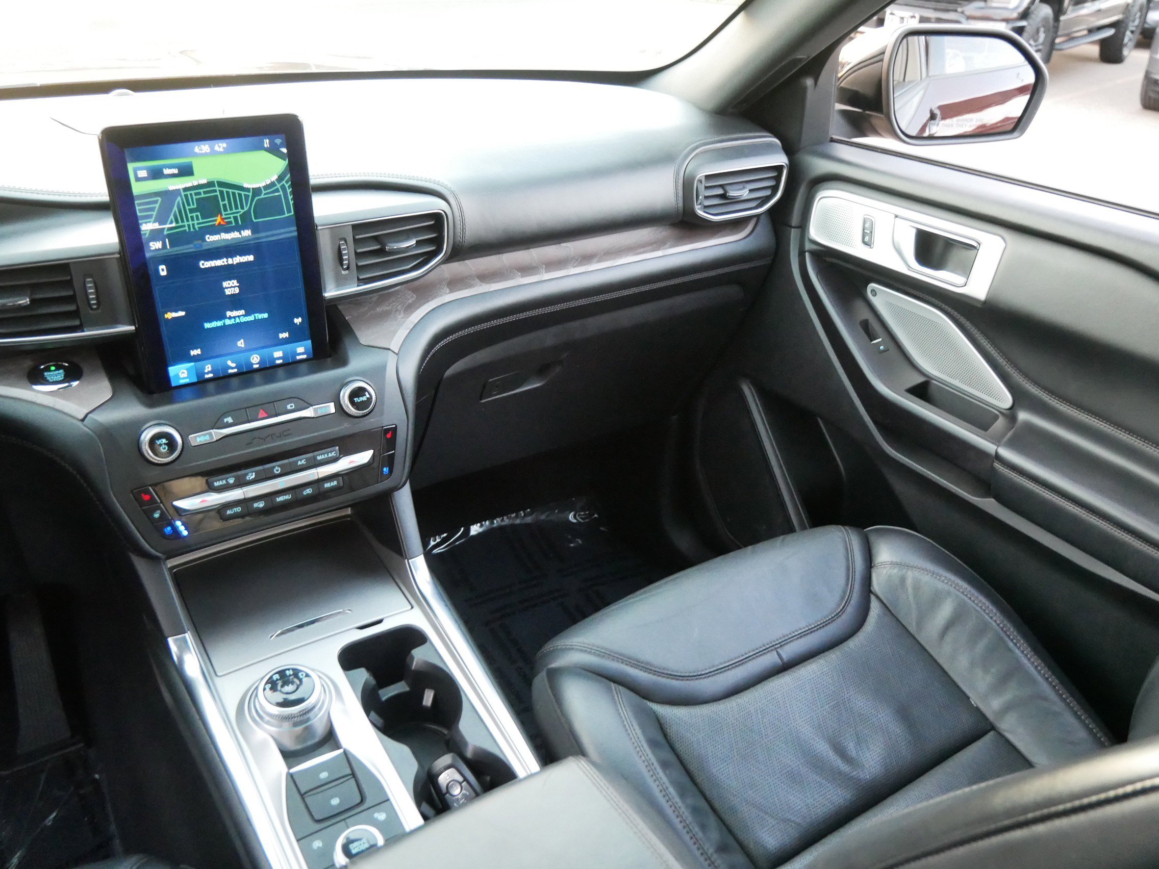 Certified 2020 Ford Explorer Platinum w/ Premium Technology Package image 11