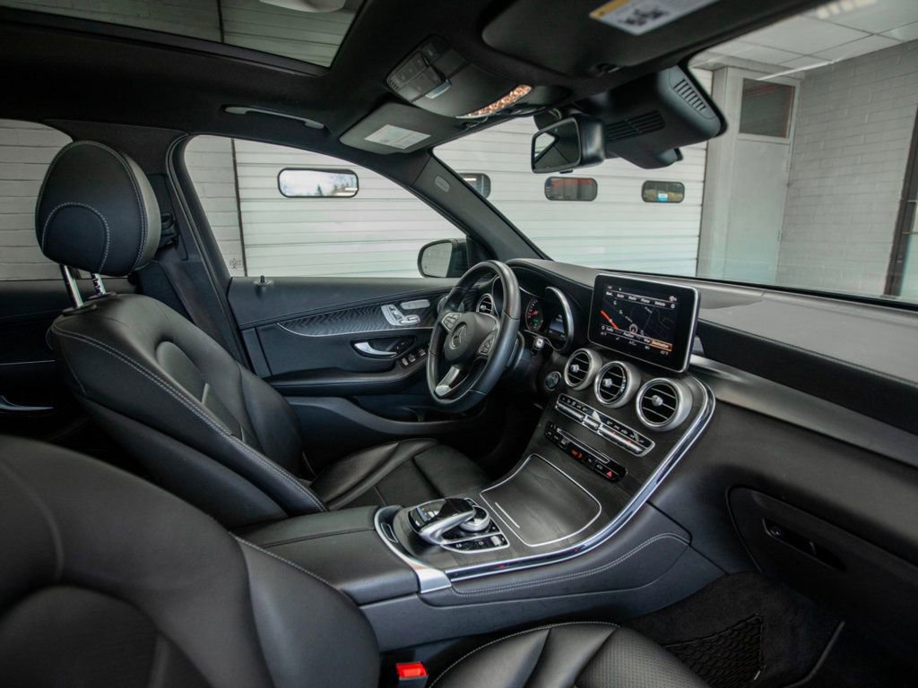 Used 2017 Mercedes-Benz GLC 300 4MATIC image 15