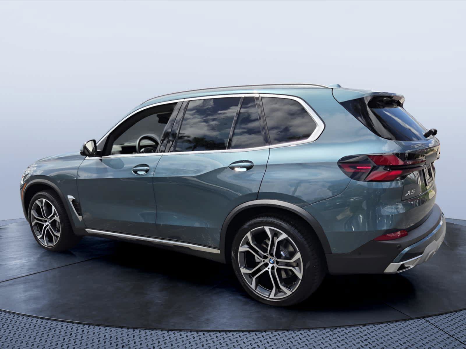 Certified 2026 BMW X5 sDrive40i w/ Premium Package RWD image 5