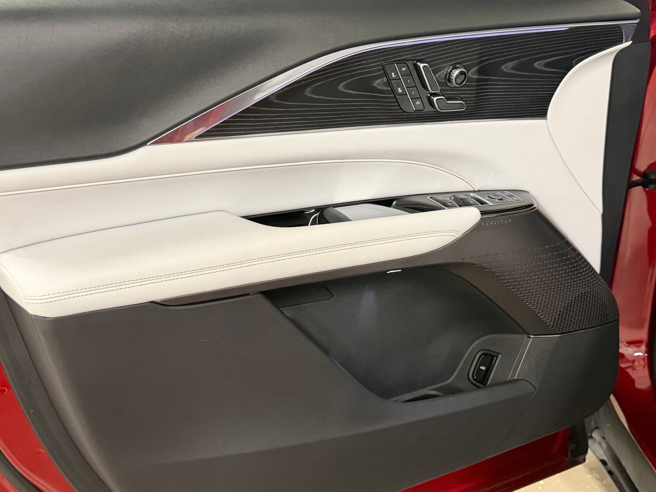 Certified 2024 Cadillac Lyriq Luxury RWD image 13
