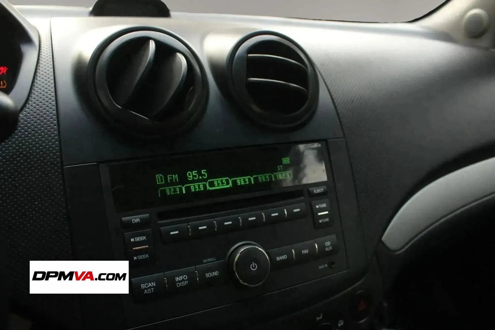 Used 2009 Chevrolet Aveo LT w/ Power and Convenience Package FWD image 16