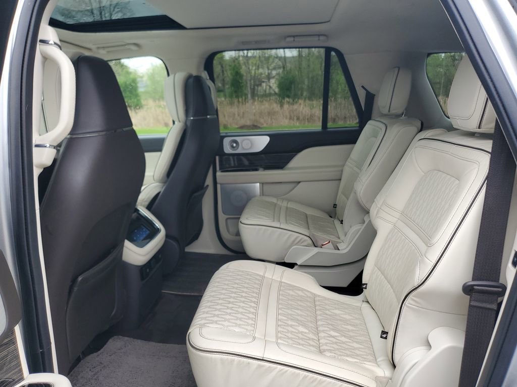 Used 2022 Lincoln Navigator L Black Label AWD/4WD image 25