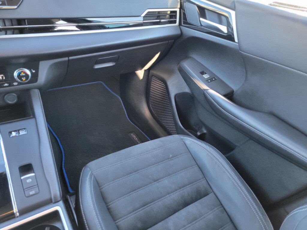 Used 2023 Mitsubishi Outlander SE image 12