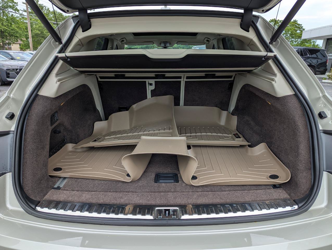 Used 2020 Bentley Bentayga AWD/4WD image 45