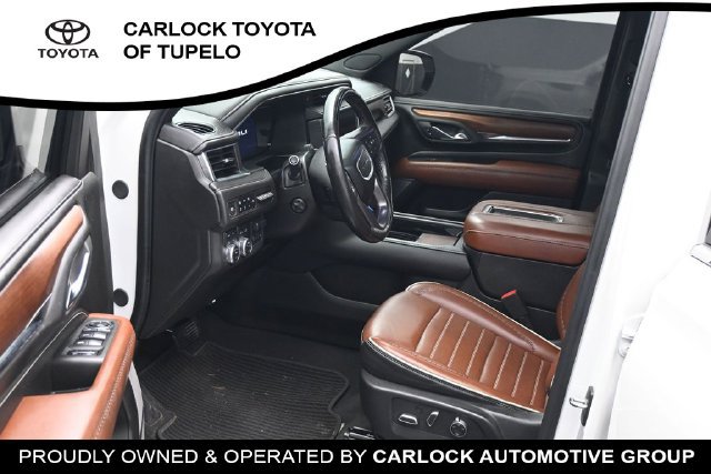 Used 2024 GMC Yukon XL Denali Ultimate AWD/4WD image 24