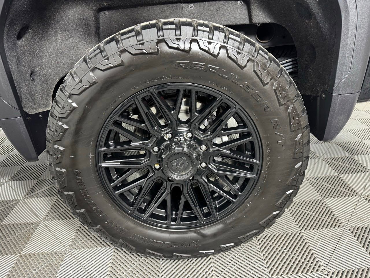 Used 2025 GMC Sierra 2500 AT4 w/ AT4 Premium Plus Package image 50