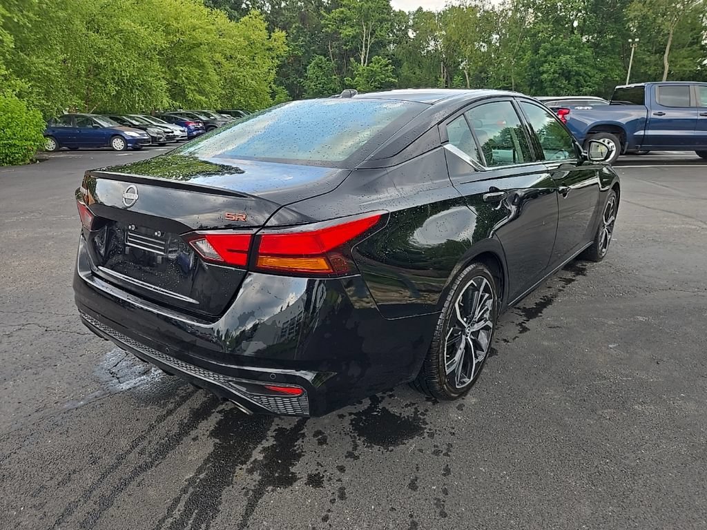 Used 2024 Nissan Altima 2.5 SR FWD image 3