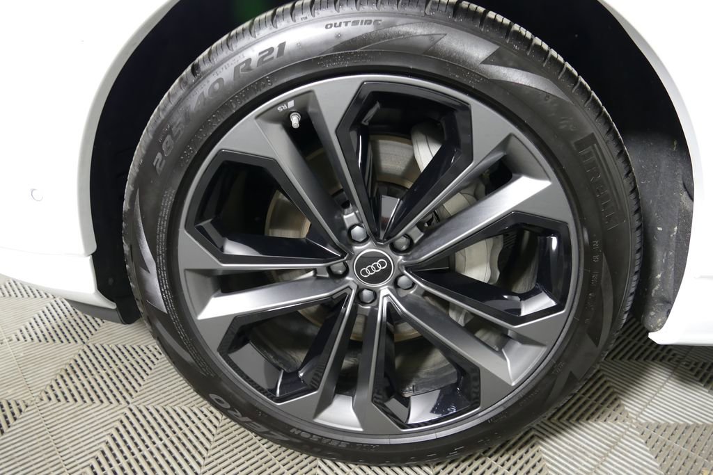 Used 2025 Audi Q7 3.0T Premium Plus w/ Premium Plus Package AWD/4WD image 25