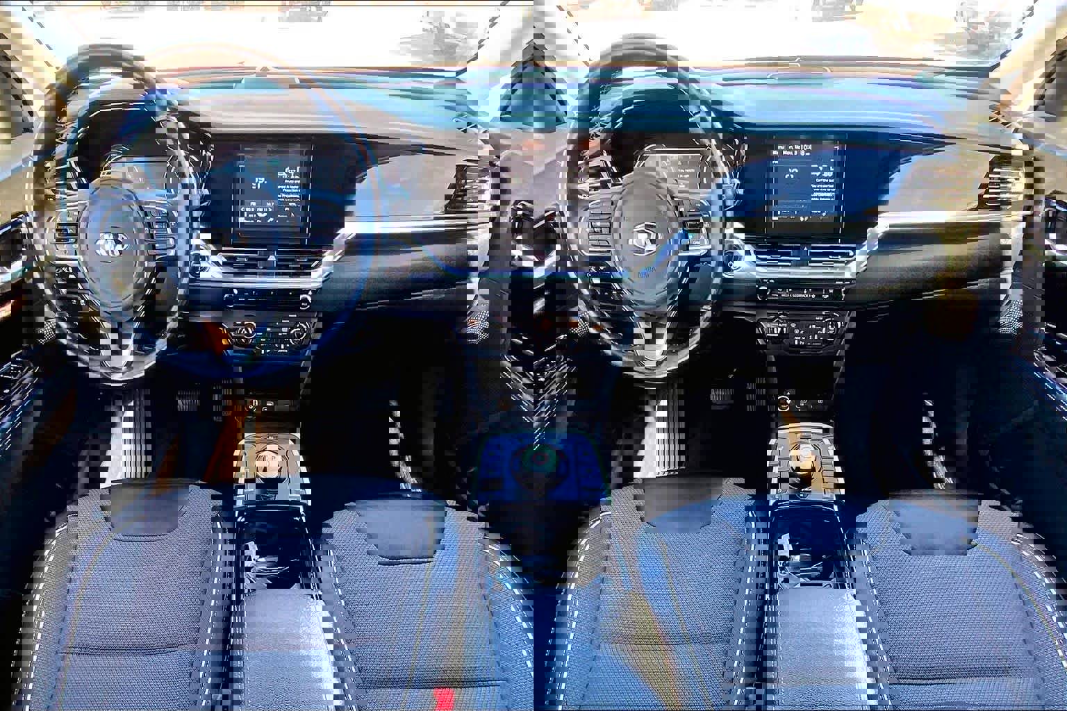 Used 2020 Kia Niro EX w/ Cold Weather Package image 13