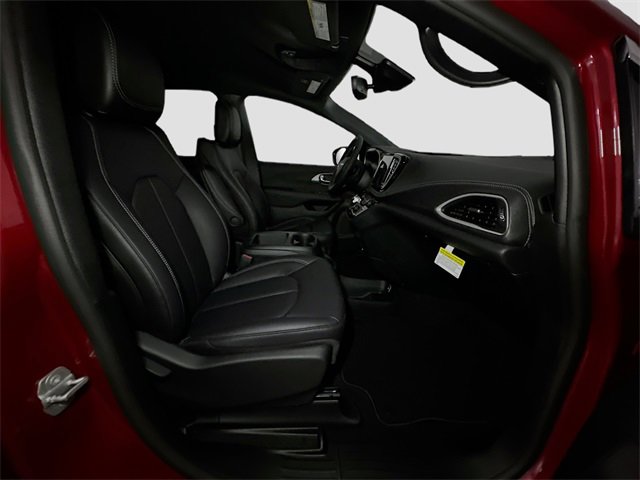 New 2026 Chrysler Pacifica Select image 32