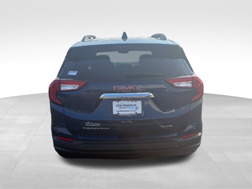 Used 2022 GMC Terrain SLE w/ Driver Convenience Package AWD/4WD image 4