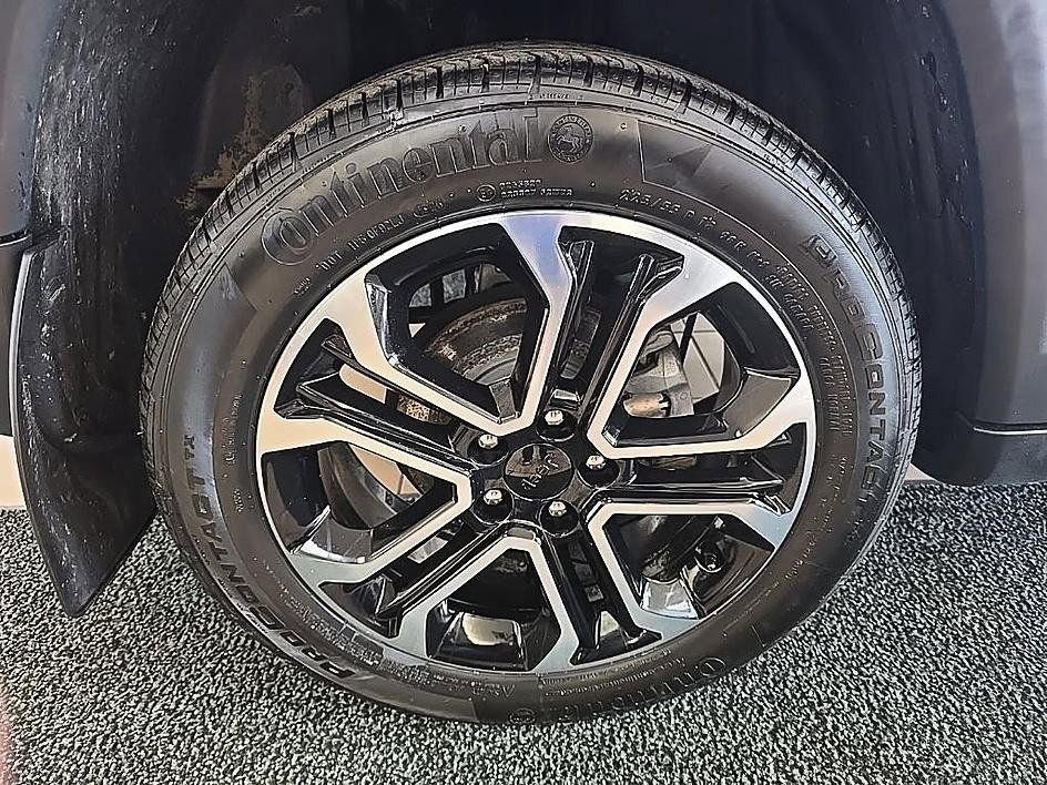 Used 2024 Jeep Compass Limited image 40