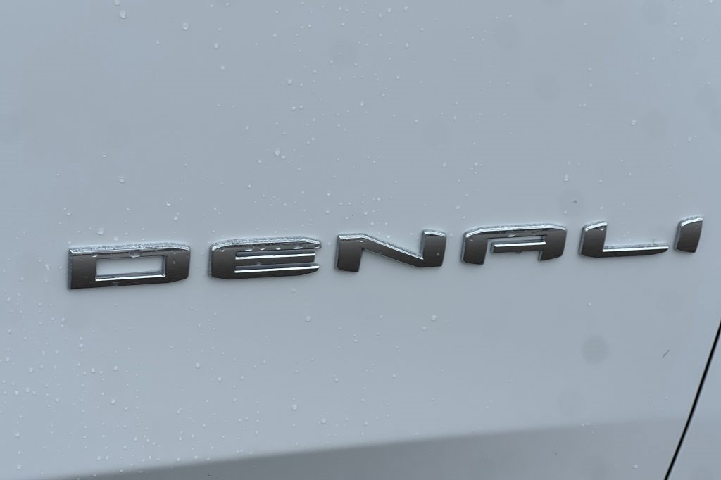 New 2026 GMC Yukon XL Denali image 22