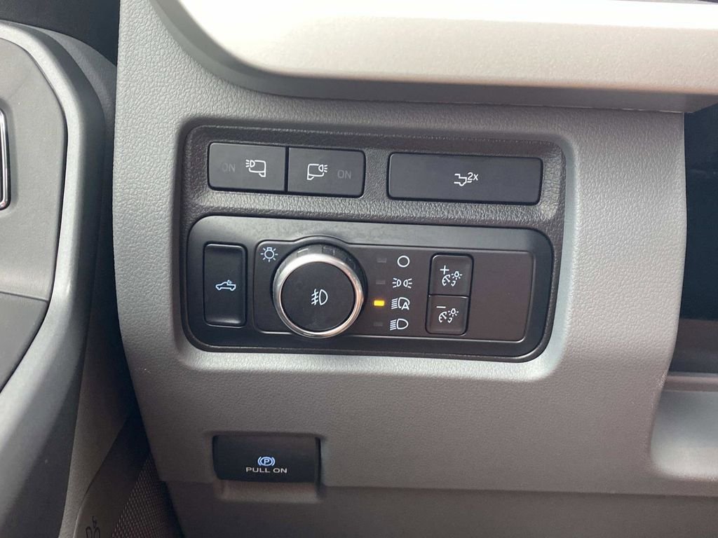 Used 2024 Ford F250 XLT w/ Black Appearance Package AWD/4WD image 34