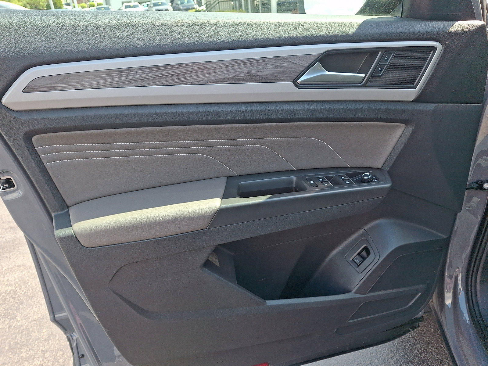 Certified 2022 Volkswagen Atlas Cross Sport SE w/ Panoramic Sunroof Package image 12