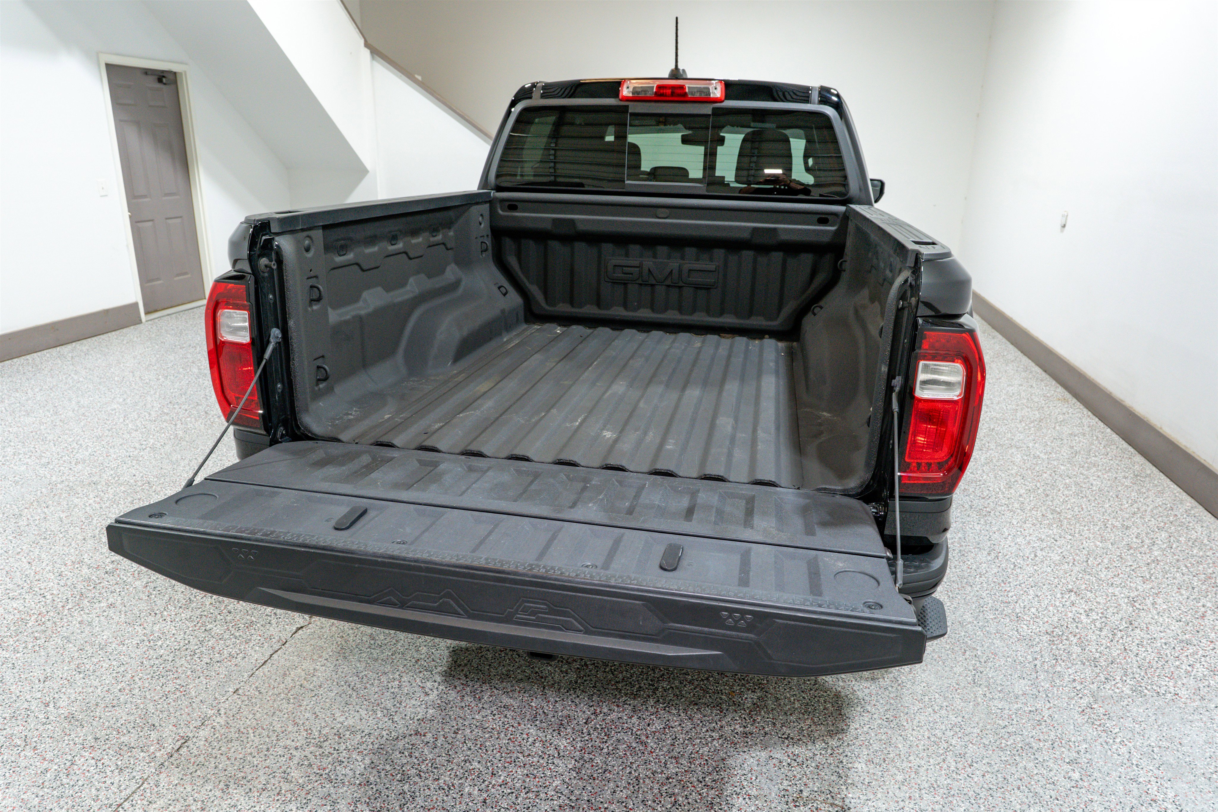 Used 2023 GMC Canyon Elevation w/ Convenience Package image 11