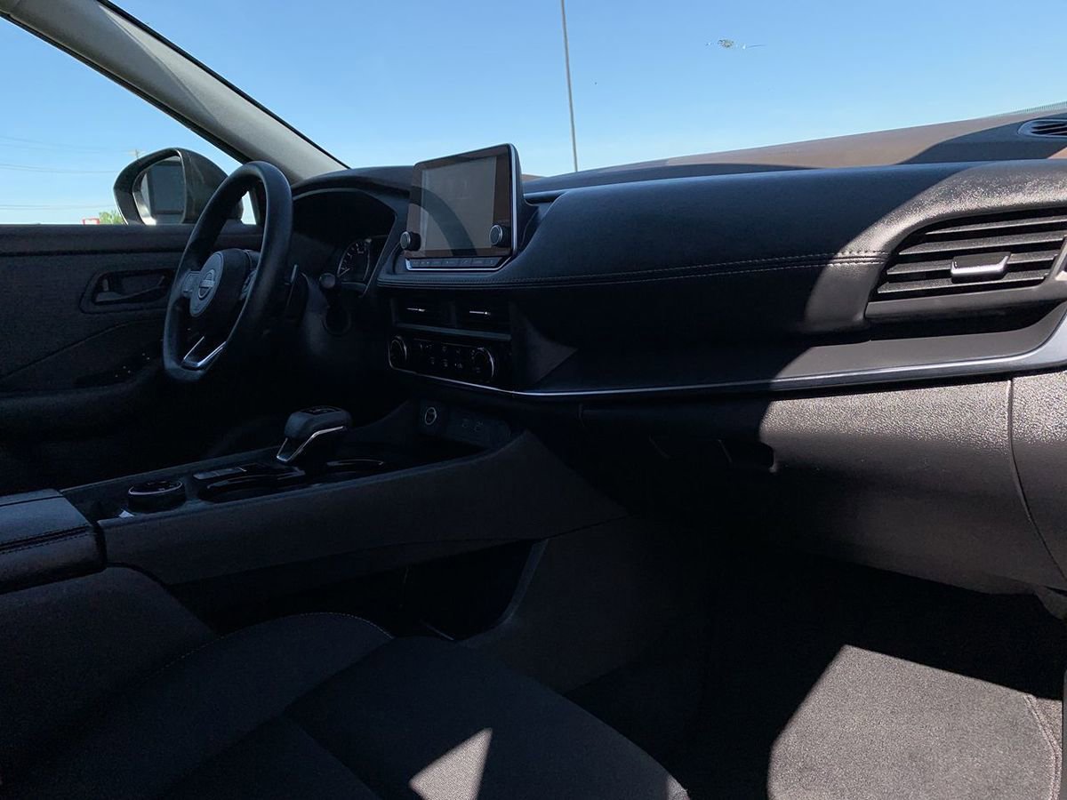Used 2023 Nissan Rogue S AWD/4WD image 28