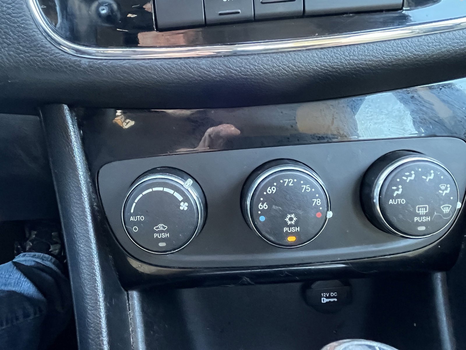 Used 2014 Chrysler 200 Touring image 18