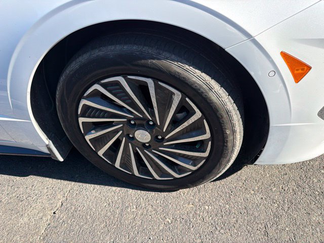 Used 2022 Hyundai Sonata Limited FWD image 2