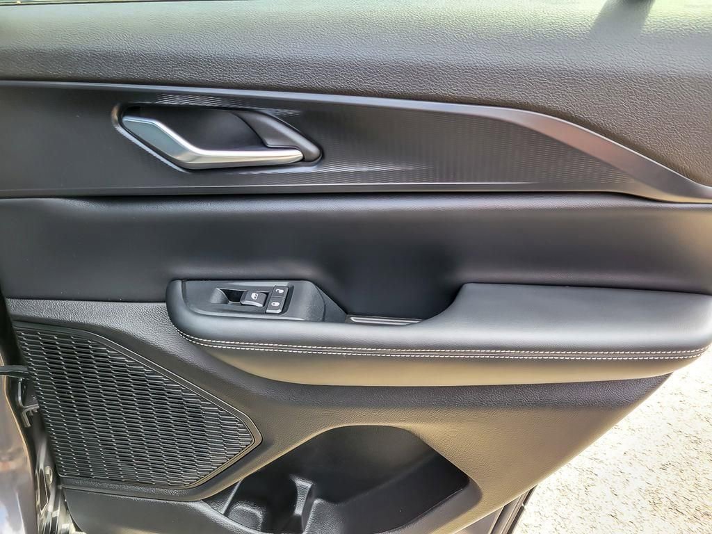 Used 2024 Jeep Grand Cherokee Laredo X w/ Luxury Tech Group I image 21