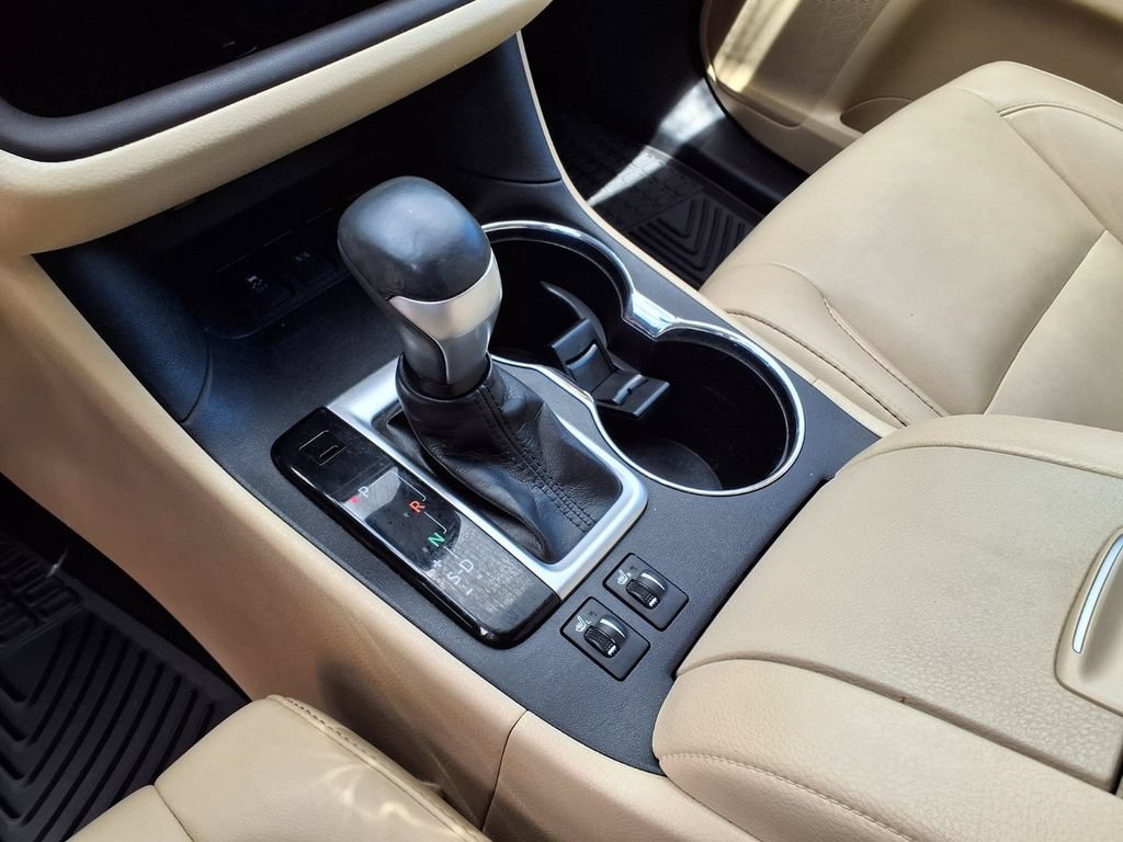 Used 2019 Toyota Highlander XLE FWD image 25