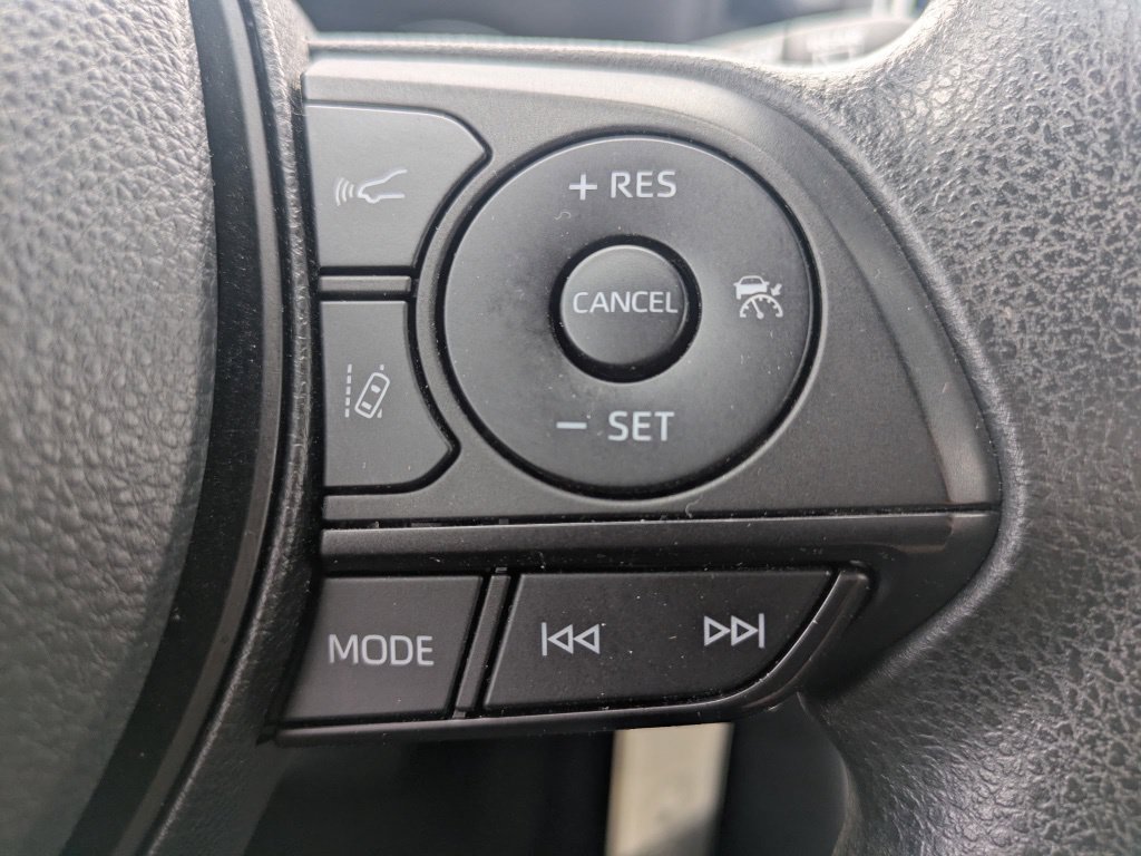 Used 2024 Toyota RAV4 LE AWD/4WD image 24