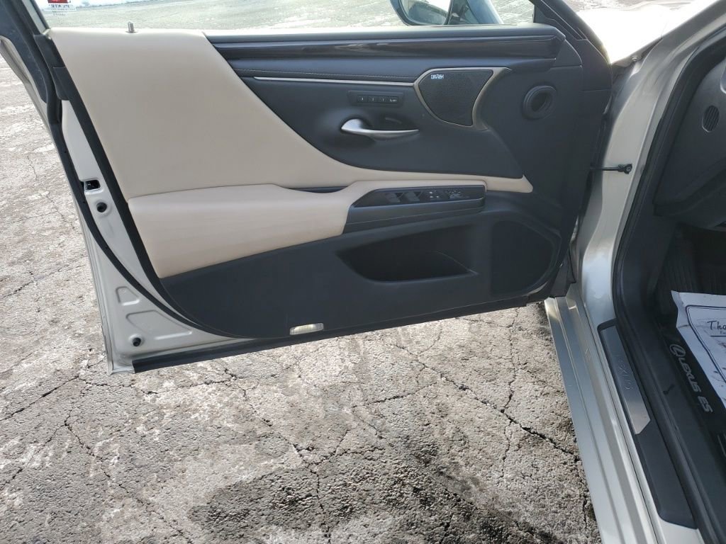 Used 2019 Lexus ES 350 Luxury image 12