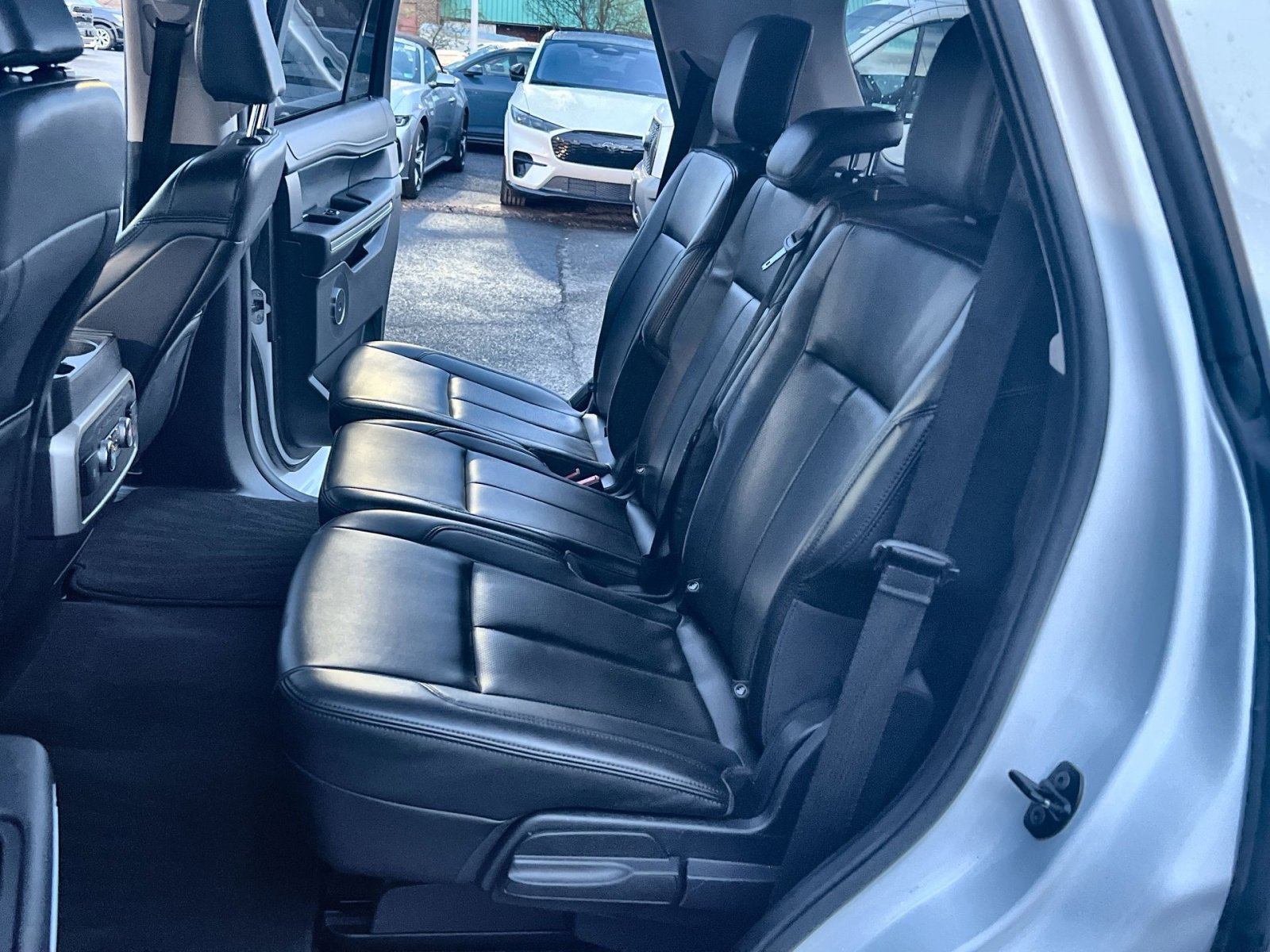 Used 2024 Ford Expedition XLT image 24