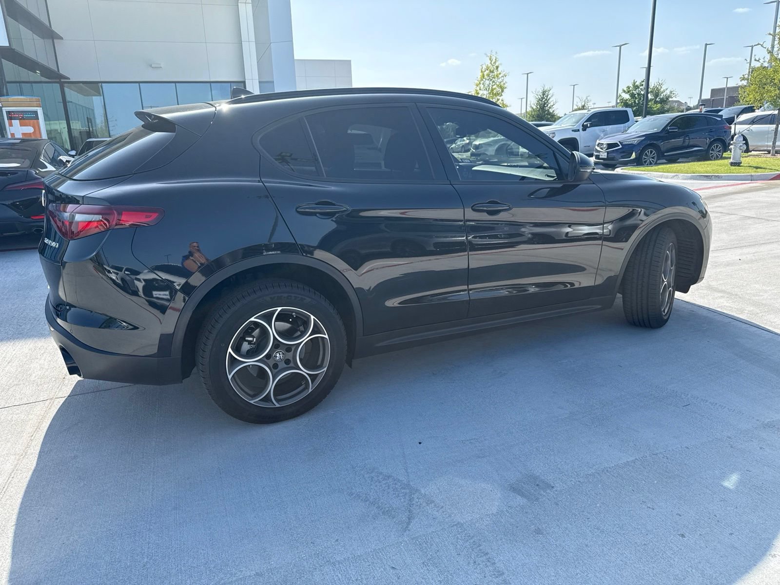 Used 2022 Alfa Romeo Stelvio Sprint AWD/4WD image 2