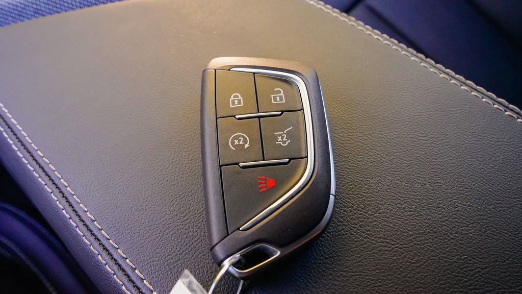 New 2026 Cadillac Optiq Sport 2 image 27