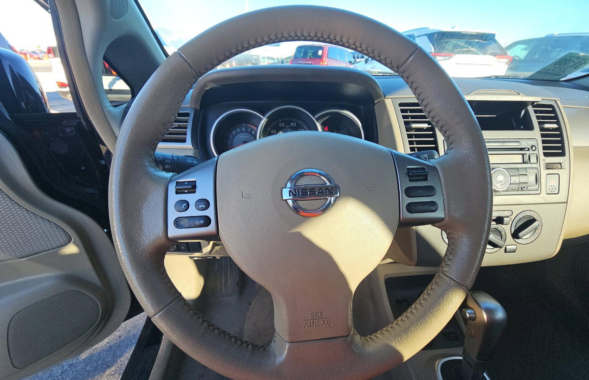 Used 2009 Nissan Versa S w/ Convenience Pkg image 10