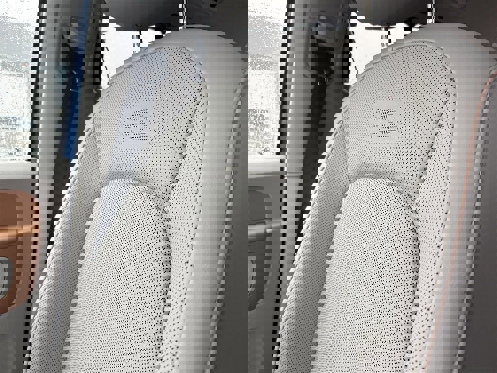 New 2025 Volkswagen ID. Buzz 1st Edition image 37