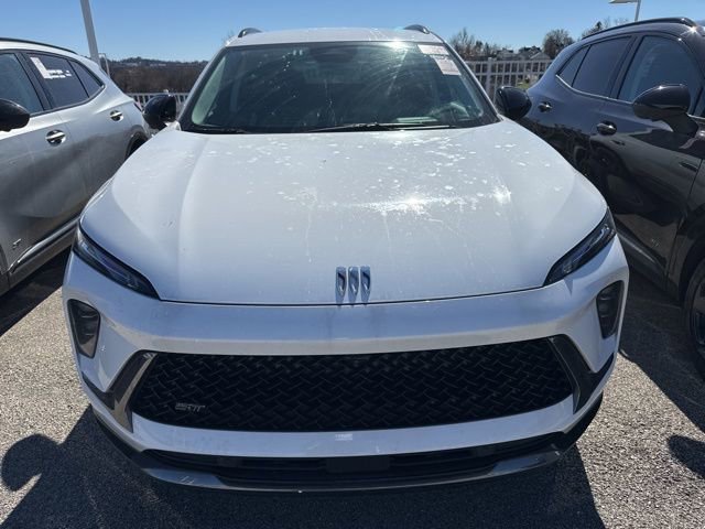 Used 2025 Buick Envision Sport Touring image 3