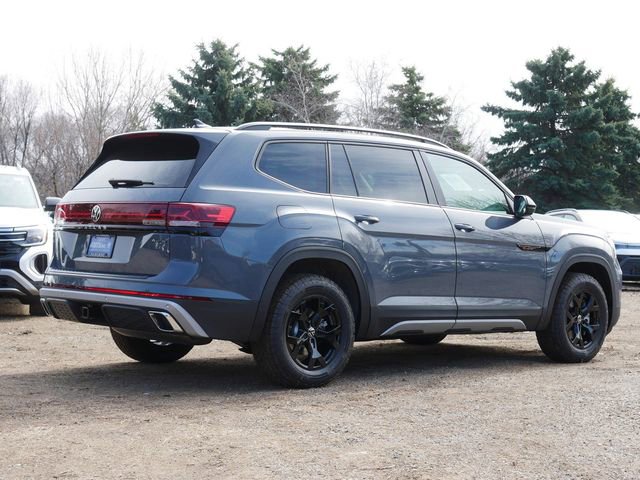 New 2026 Volkswagen Atlas Peak Edition image 2