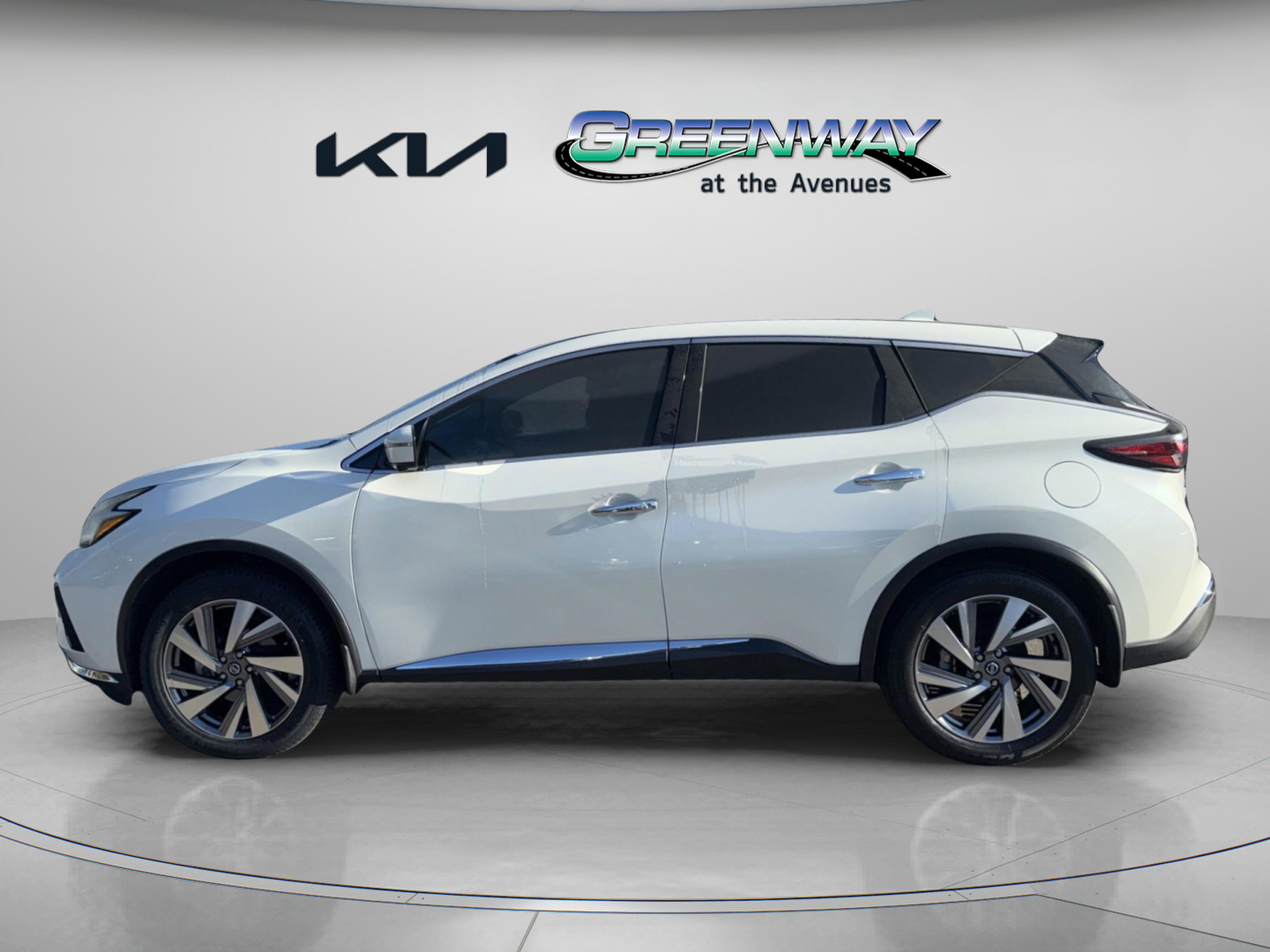 Used 2021 Nissan Murano SL w/ SL Moonroof Package image 2