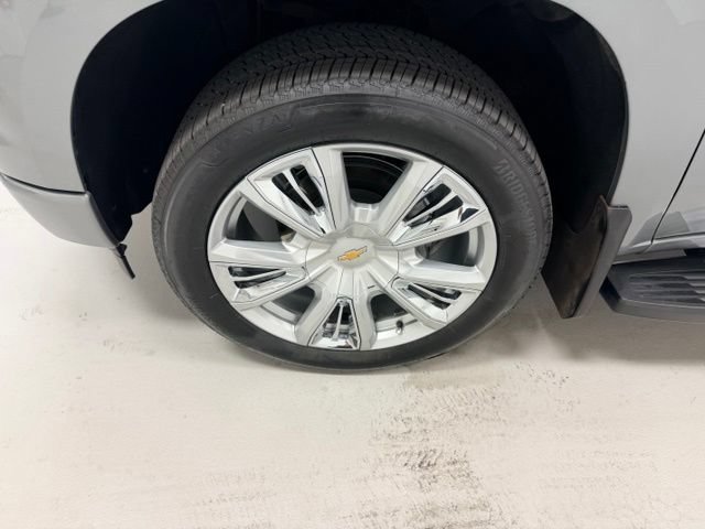 Certified 2025 Chevrolet Silverado 1500 High Country w/ High Country Premium Package AWD/4WD image 21
