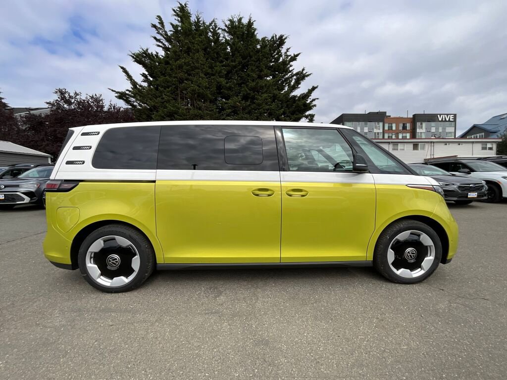 New 2025 Volkswagen ID. Buzz Pro S Plus image 9