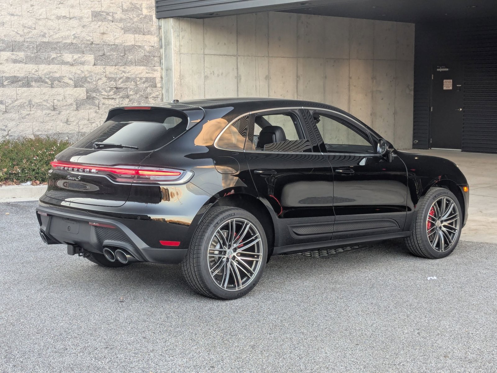 Certified 2026 Porsche Macan S AWD/4WD image 9