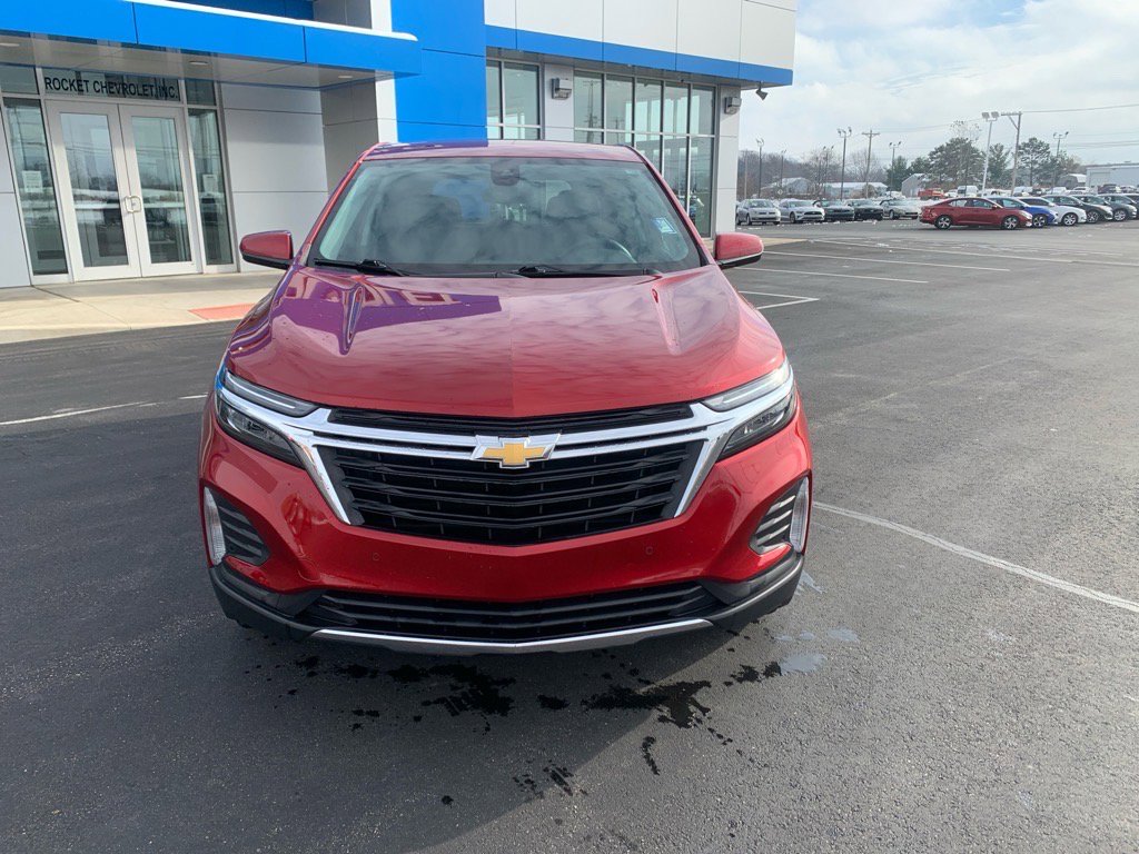 Used 2024 Chevrolet Equinox LT w/ LPO, Floor Liner Package image 2