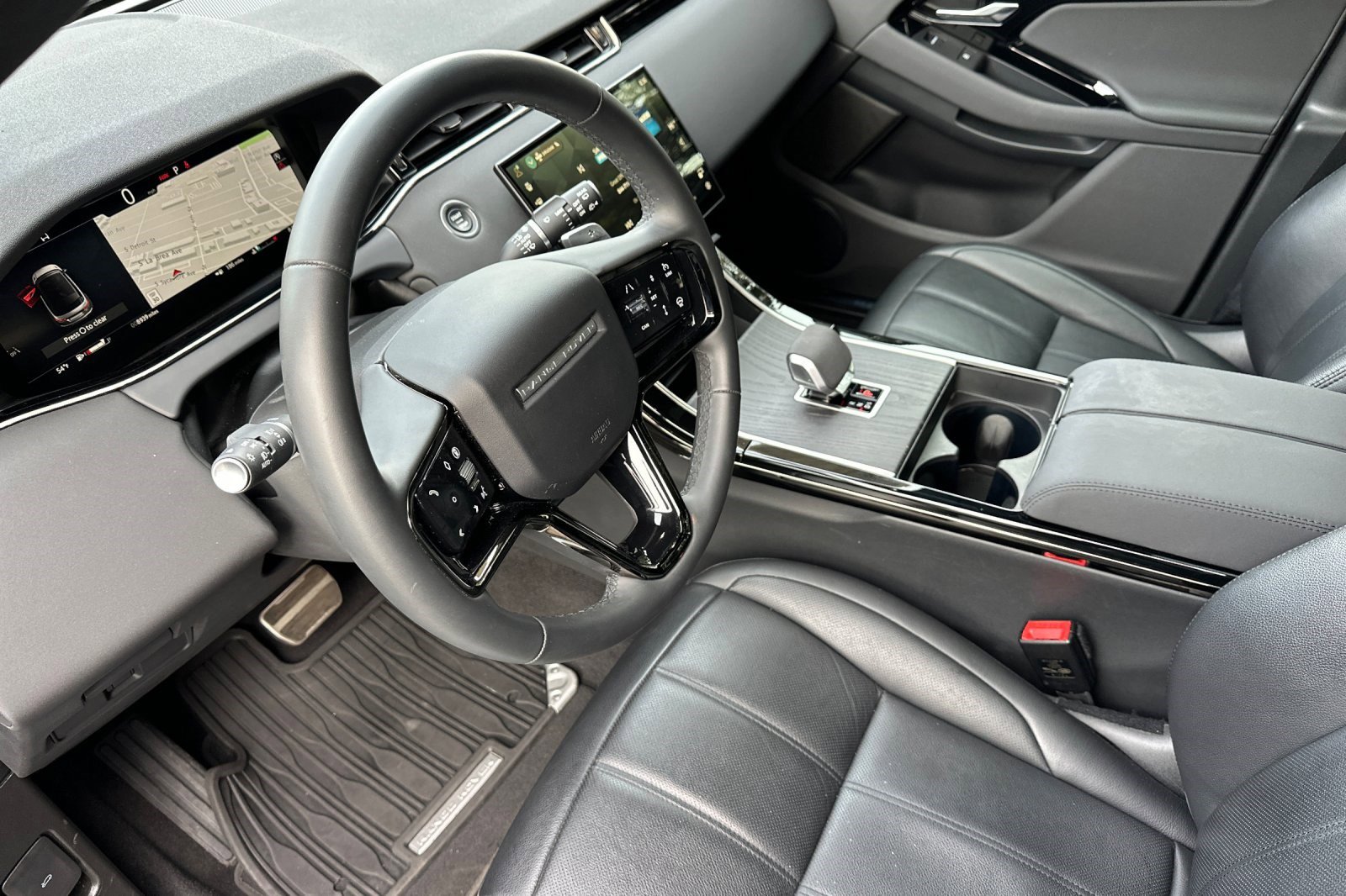 Used 2024 Land Rover Range Rover Evoque Dynamic SE image 5