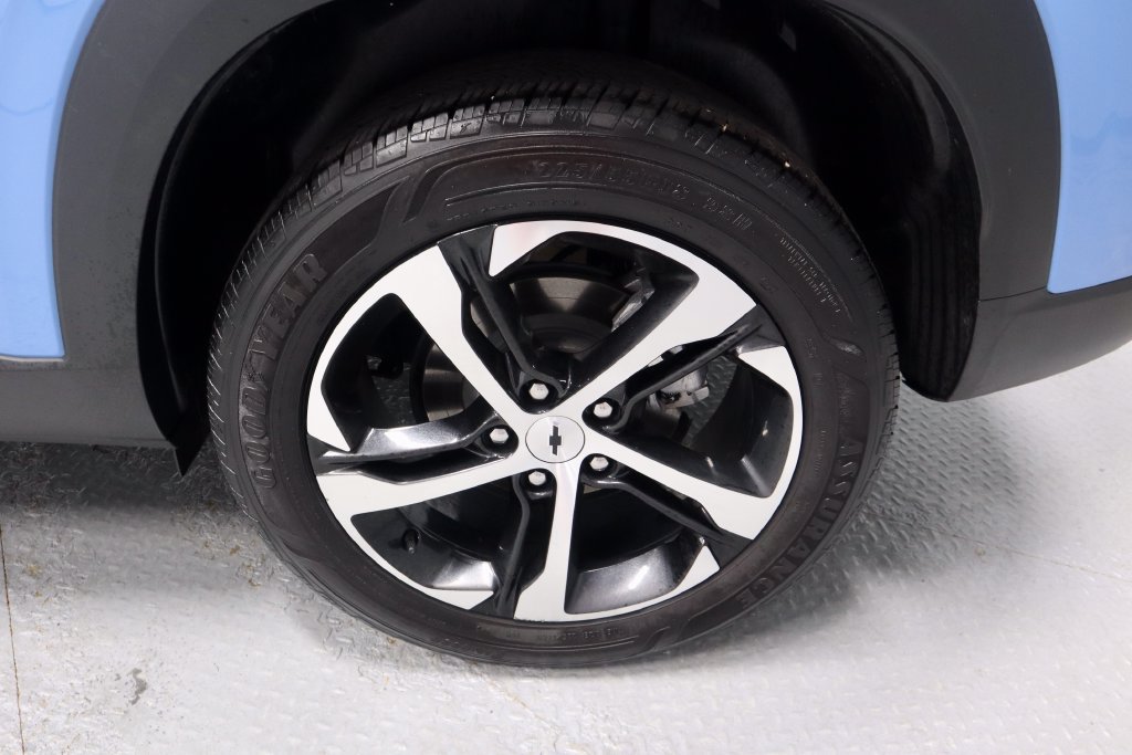 Used 2024 Chevrolet Trax RS w/ Driver Confidence Package FWD image 19